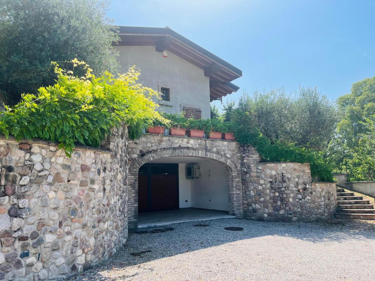 Il Borgo Fra I Laghi Villa Monzambano Exterior photo