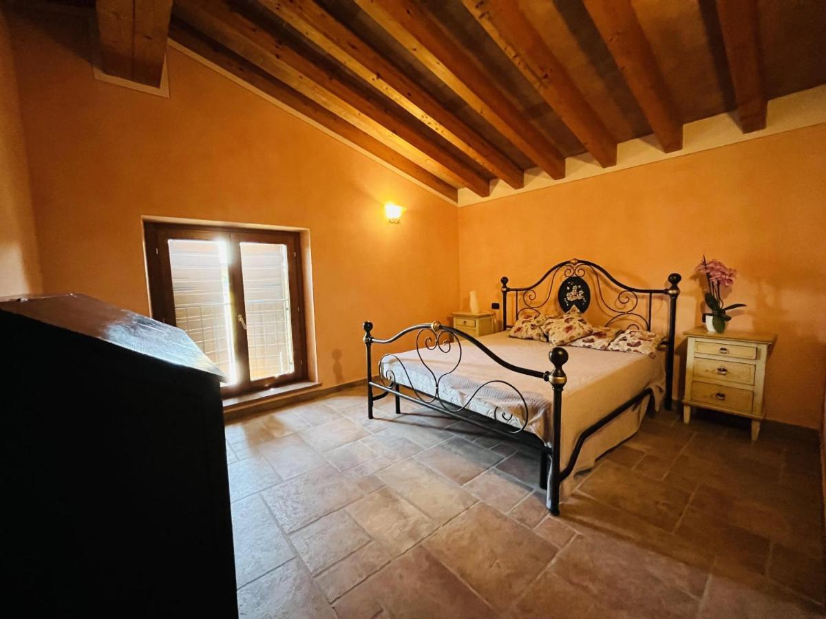 Il Borgo Fra I Laghi Villa Monzambano Exterior photo